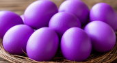 Модный сиреневый оттенок для пасхальных яиц: простой способ окрашивания натуральными средствами