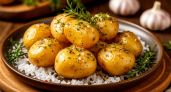 Картошка из духовки со вкусом печи: готовим на соляной подушке с чесноком и зеленью