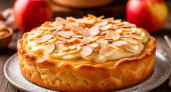 Яблочный пирог с творожным слоем и миндальными лепестками: нежнее любой шарлотки