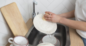 Отмываем посуду от нагара: 7 рабочих способов для любой кухни — без лишней химии