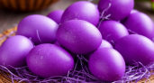 Модный сиреневый оттенок для пасхальных яиц: простой способ окрашивания натуральными средствами