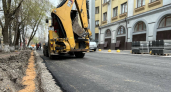 На улице Литаврина меняют асфальт и бордюры