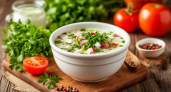 Не квас и не кефир: 3 неожиданные заправки для окрошки, от которых вкус становится ярче и насыщеннее