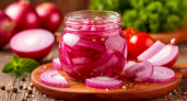 Маринованный лук без ошибок: быстрые рецепты и проверенные пропорции для шашлыка, салатов и бургеров