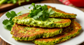 Все лето готовлю зеленые оладьи: вкусный способ съесть много зелени — подаю с чесночным соусом