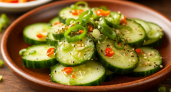 И к мясу, и в качестве закуски: огурцы по-корейски за 5 минут — нарезать, смешать и оставить на час