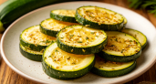 Чтобы кабачки не текли, жарю только так: шайбочки во вкусном кляре — самая летняя закуска и 2 классных соуса