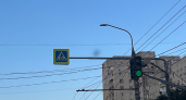 Основной зеленый и негорящая стрелка на светофоре: можно ли поворачивать 