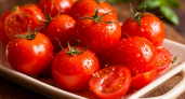 Солнечный вкус за 15 минут: топ-3 рецепта малосольных помидоров