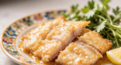 Лук натираю на тёрке и жарю минтай в кляре: вкусно и недорого — подходит и для горбуши, и для хека