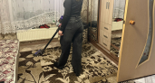 Зачем грамотные хозяйки надевают на пылесос носок и втулку от туалетной бумаги — 6 полезных трюков для дома