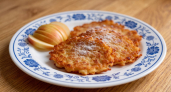 Натираю 2 яблока и готовлю драники на десерт — вкуснятина неимоверная, а продукты найдутся в любом холодильнике