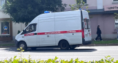 Обязан ли водитель пропускать скорую помощь в пробке на красном сигнале светофора перед перекрестком: ответ ГАИ