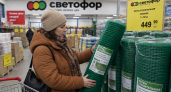 Строительную сетку в «Светофоре» покупаю рулонами: везу на дачу и мастерю 6 полезных вещей – и для грядок, и для урожая