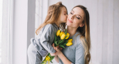 Не цветы и не конфеты - что подарить на День матери: 6 бесценных подарков, которые согреют мамино сердце и запомнятся на годы