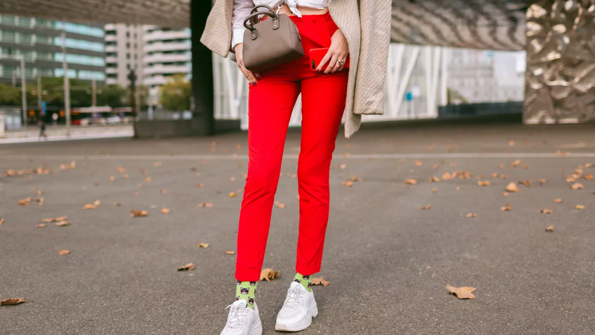 Лучшие брюки весны-2026: 5 вариантов от повседневных до нарядных — выбор стилиста