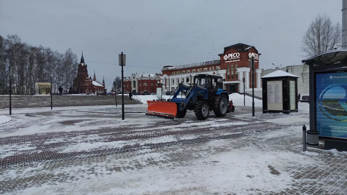 В Ельце ограничат парковку для проведения работ по вывозу снега на Советской