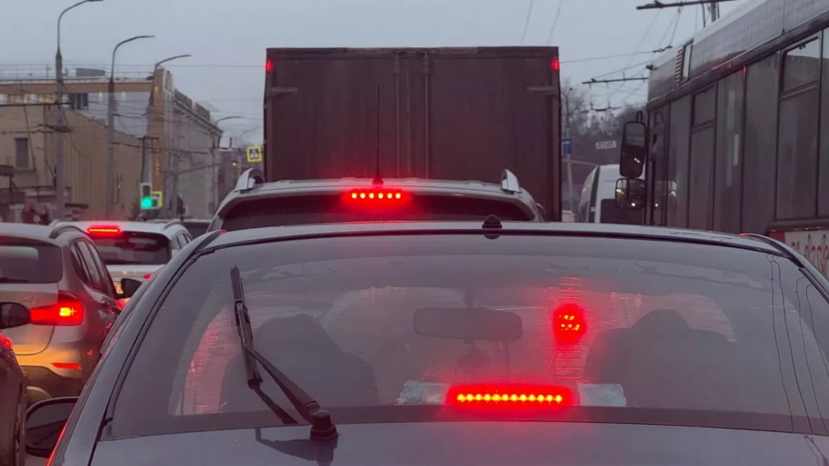 В ГАИ объяснили: что делать водителю, если он заехал за стоп-линию на светофоре – можно ли избежать штрафа