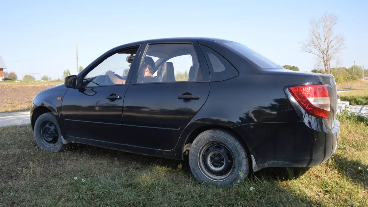 В ГАИ назвали 5 ситуаций, когда можно ехать на красный свет без штрафа - запомните раз и навсегда