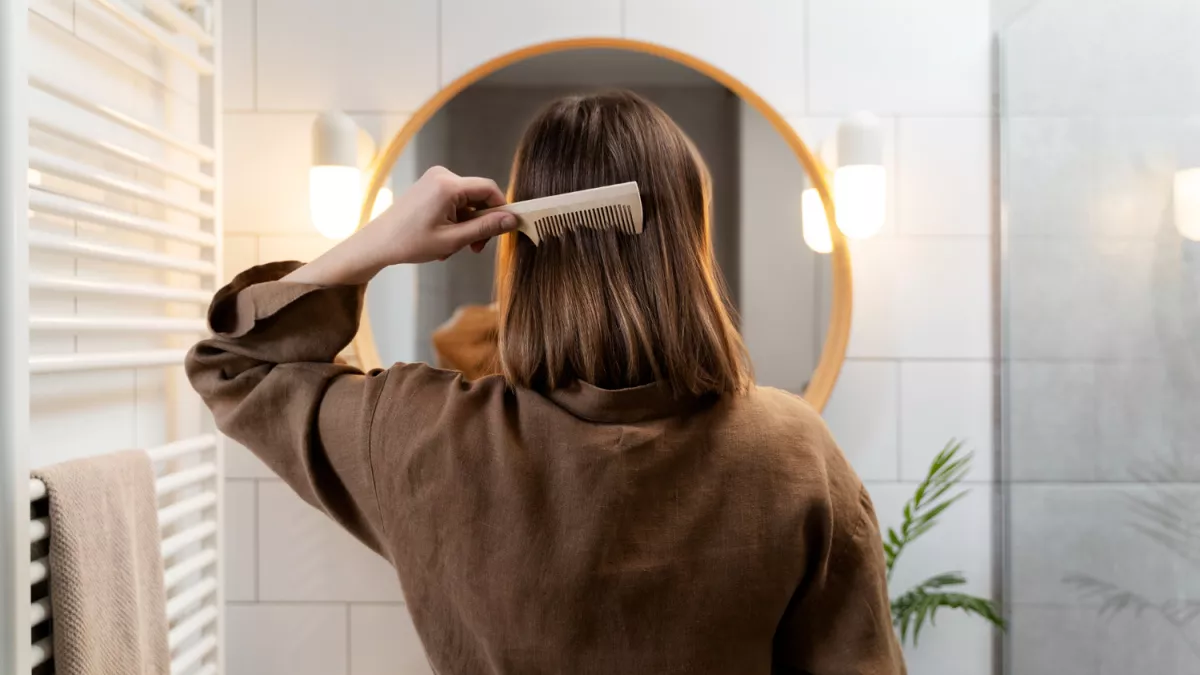 Парижский лоск: метод «Перевернутого мытья» - как легко превратить тонкие волосы в роскошную гриву