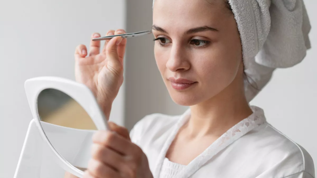 Брови густеют за пару недель: домашнее средство с эффектом как после салона - делюсь рецептом