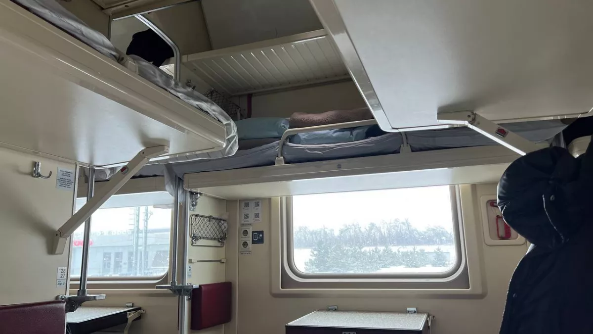 Спальный вагон нового поколения: РЖД презентовала купе с двухметровыми полками и яхтенным стилем