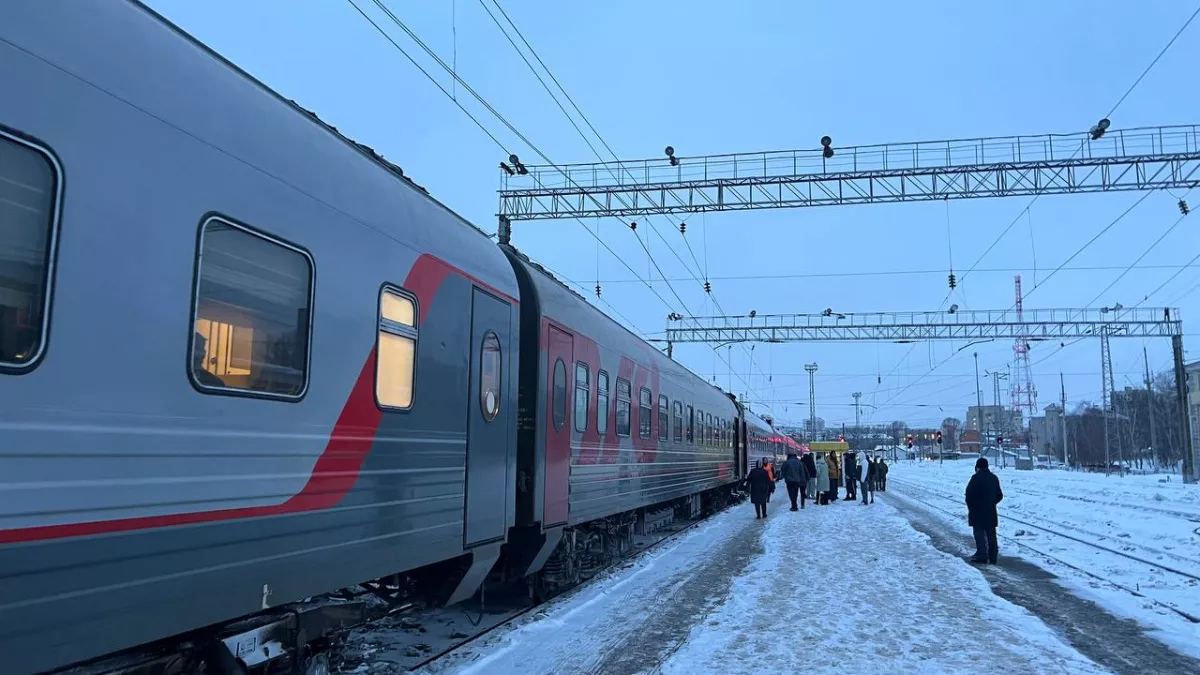 В России показали плацкарт нового поколения с увеличенными полками и местами