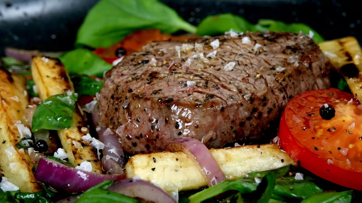 Теперь моё мясо всегда сочное и вкусное: ошибка, которая делает его сухим – её допускает почти каждый