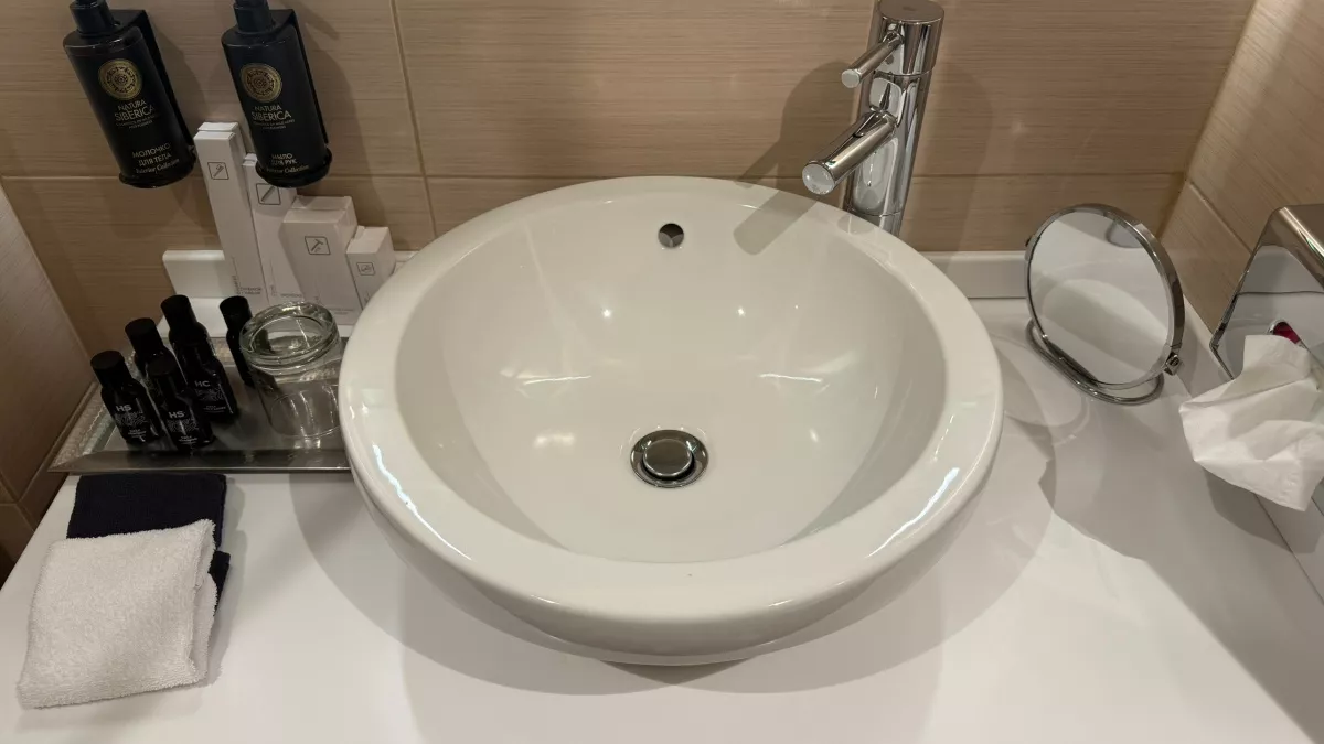 Подруги крутили пальцем у виска, видя, как я покупаю дешёвый шампунь: теперь делают так же – и вот для чего