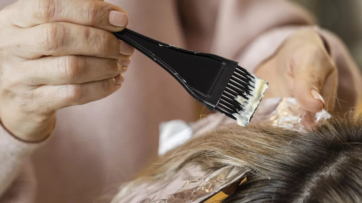 Пепельно-каштановый цвет волос: главный тренд 2026 года, который выбирают звезды