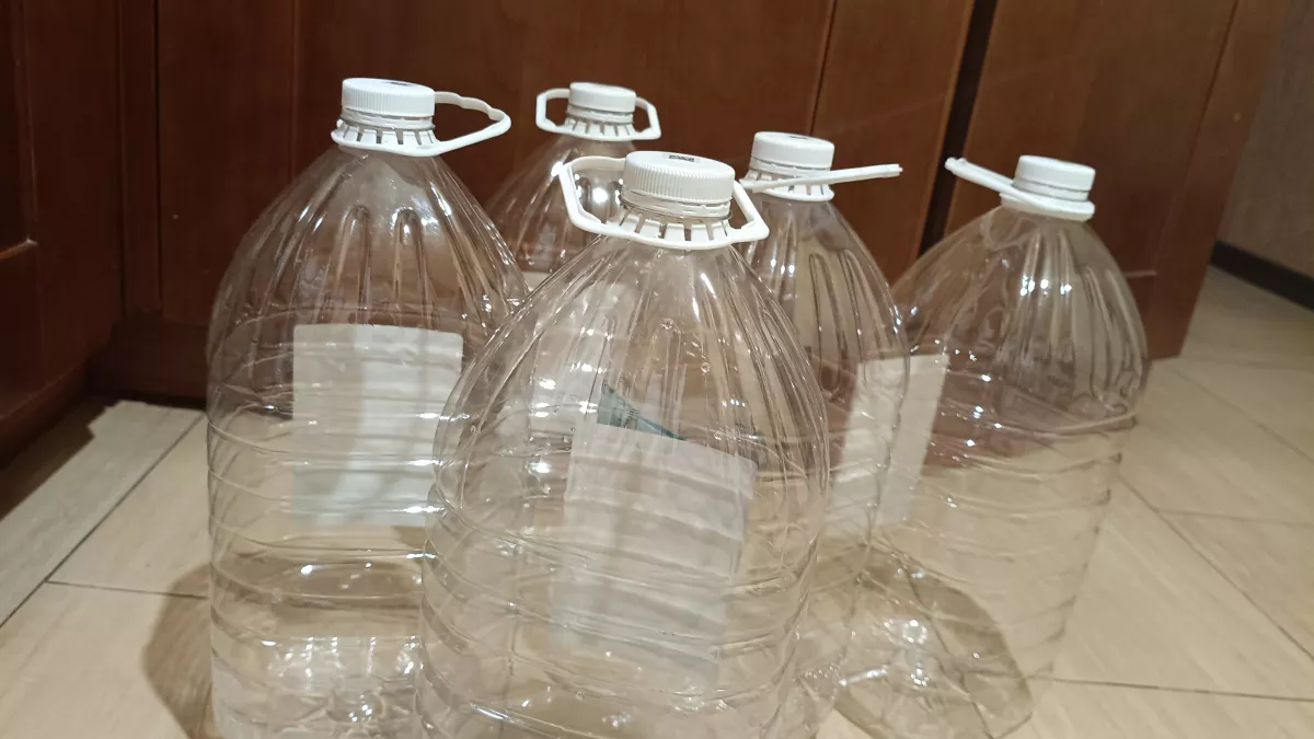 Пластиковые бутылки в дело: 10 полезных поделок для кухни и огорода - делюсь лайфхаками