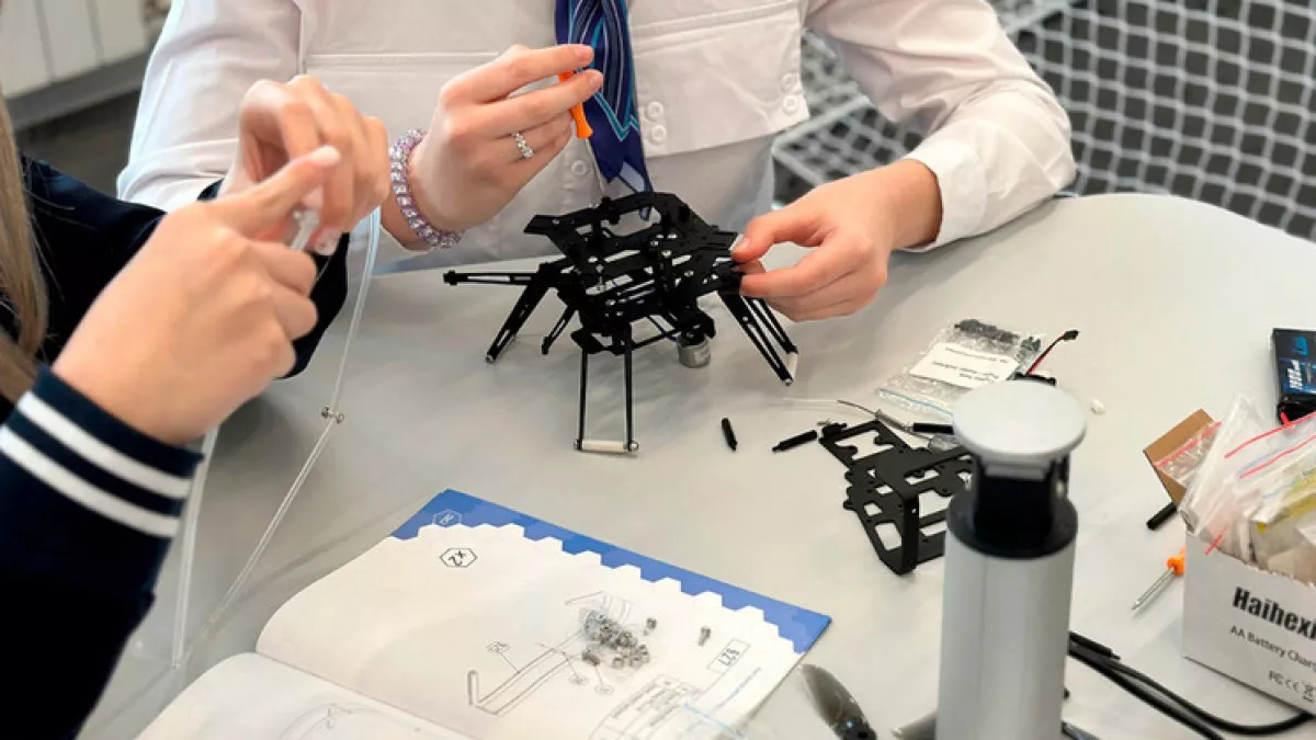 Замминистра строительства оценил работу липецкой школы «Циолковский»