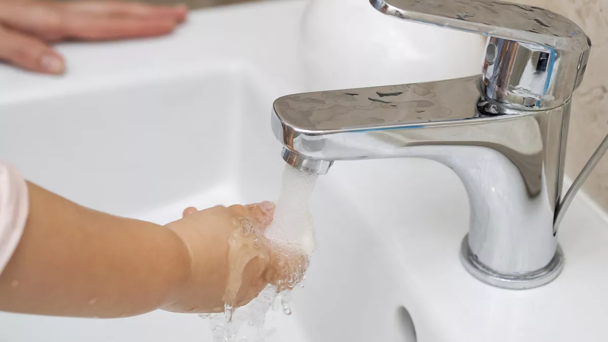 Простое правило, которое продлит жизнь вашим трубам: никогда не лейте кипяток в мойку