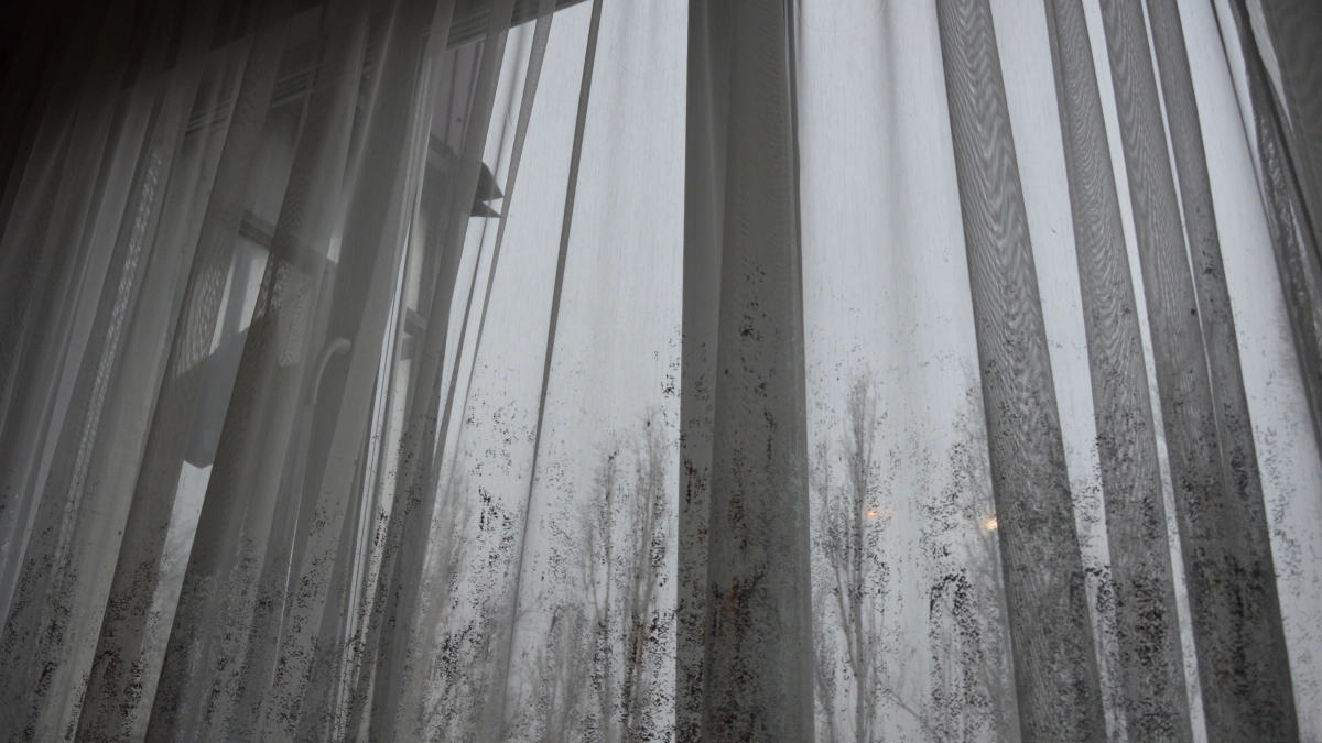 Никакой химии: как надолго защитить стёкла от загрязнений домашними средствами