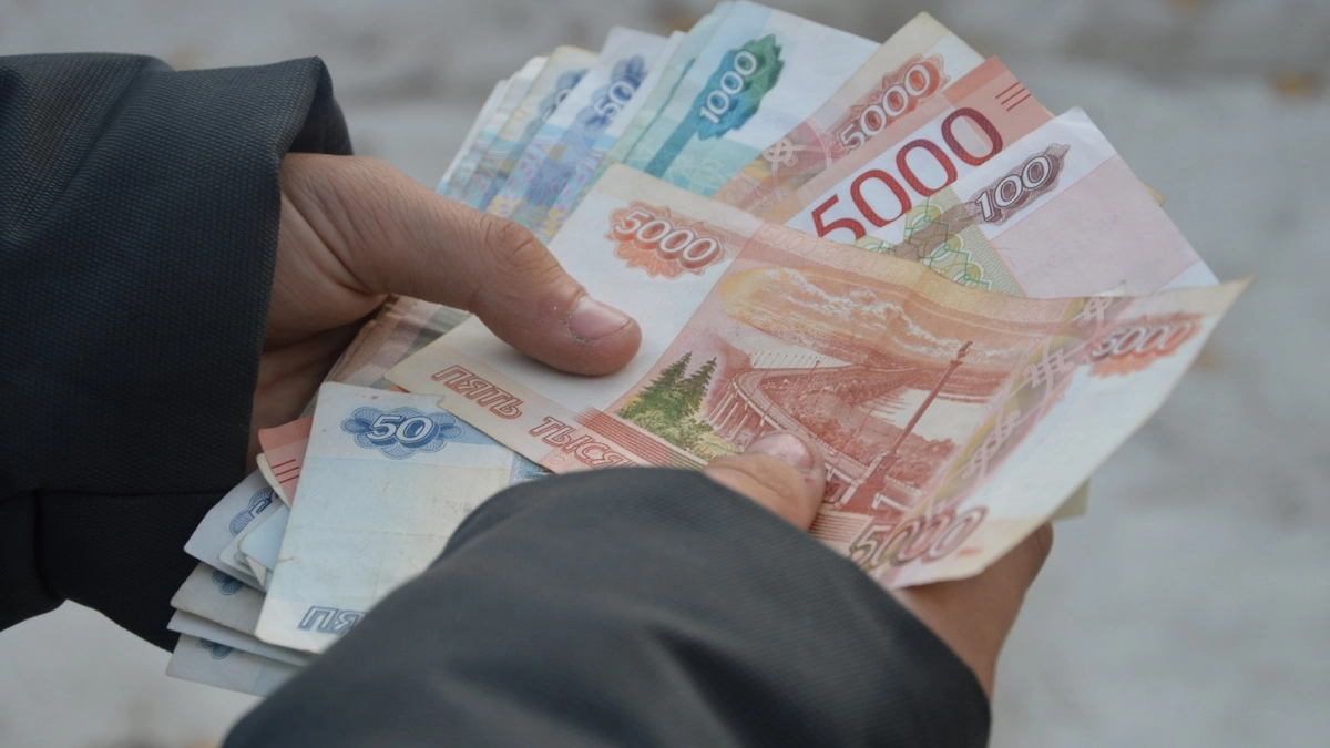 Липецкие банки выявили в регионе две фальшивые купюры