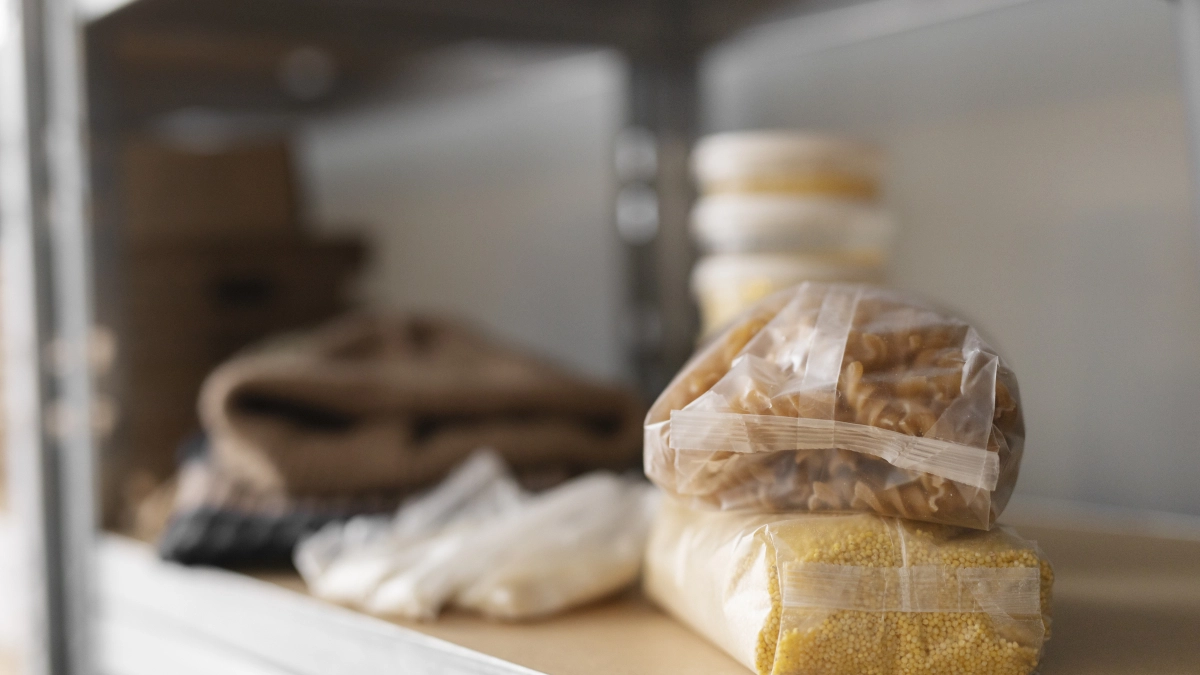 Почему хлеб в холодильнике черствеет быстрее: разбираемся с научной точки зрения