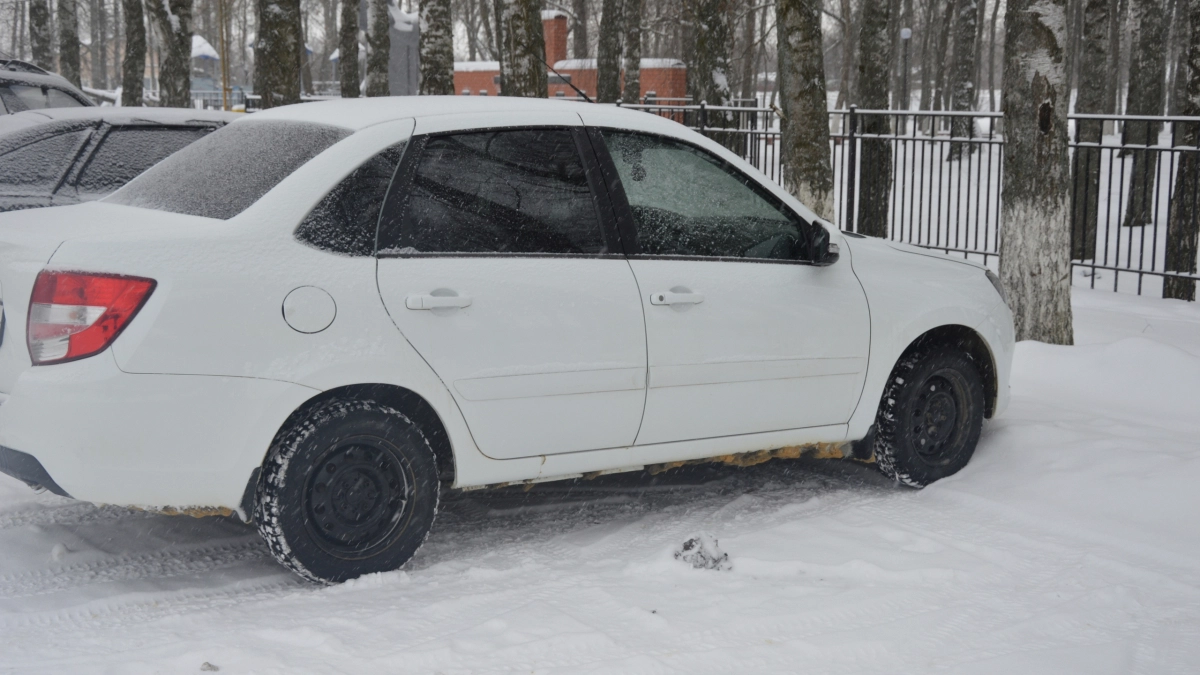 Водителей с многолетним стажем заставят пересдавать права в 2026: кому менять – полный список