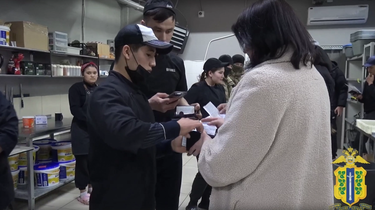 Липецких мигрантов проверили на стройках и в кафе