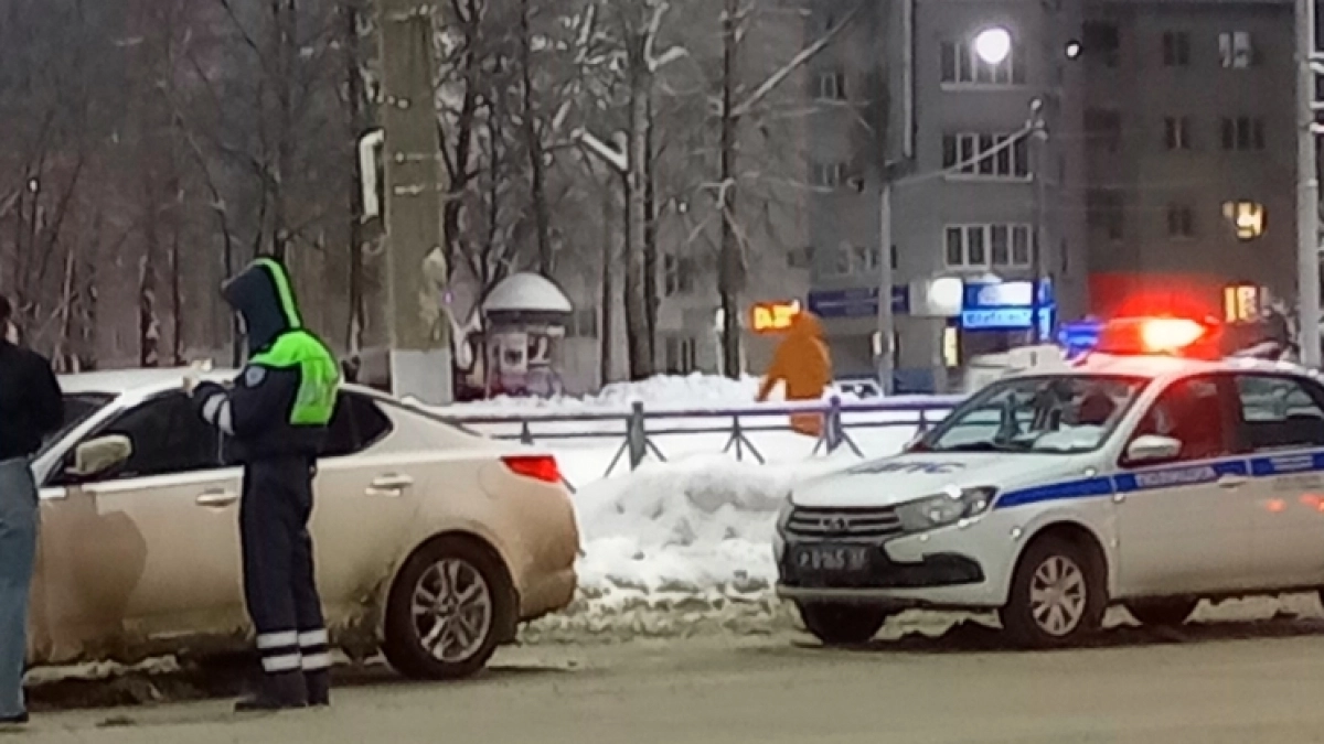 Инспектор потребовал выйти: сотрудник ГАИ назвал единственный случай, когда водитель обязан покинуть машину