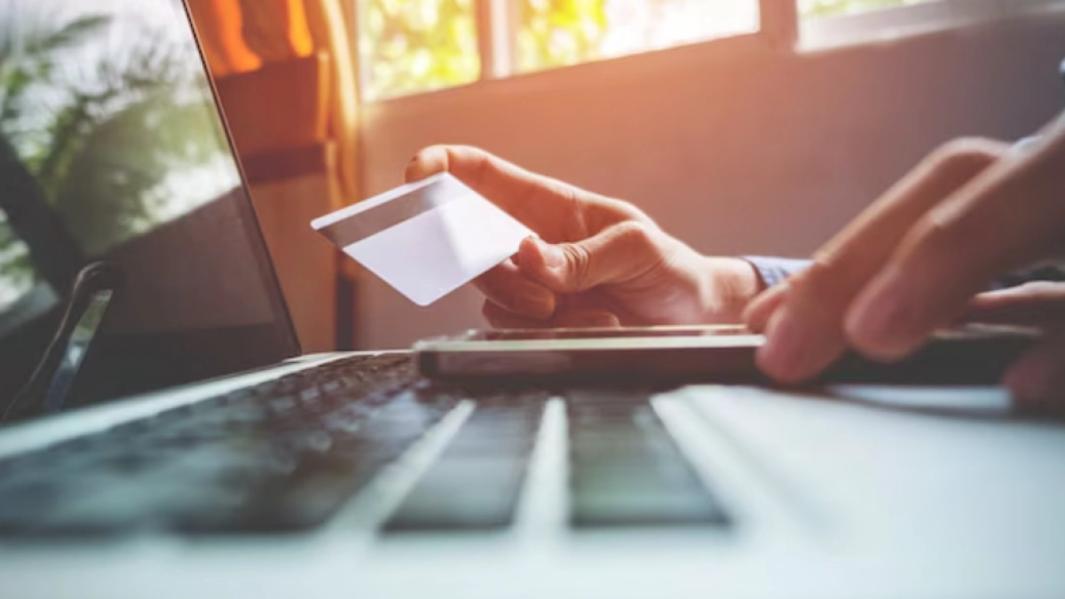 Липецкого пенсионера освободили от кредита мошенников