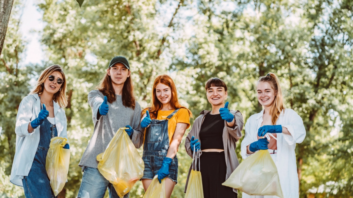«Чистый четверг» снова в деле — где сегодня убирают липецкие улицы