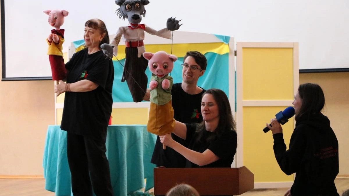 Артисты театра кукол провели первый мастер-класс для липецких школьников