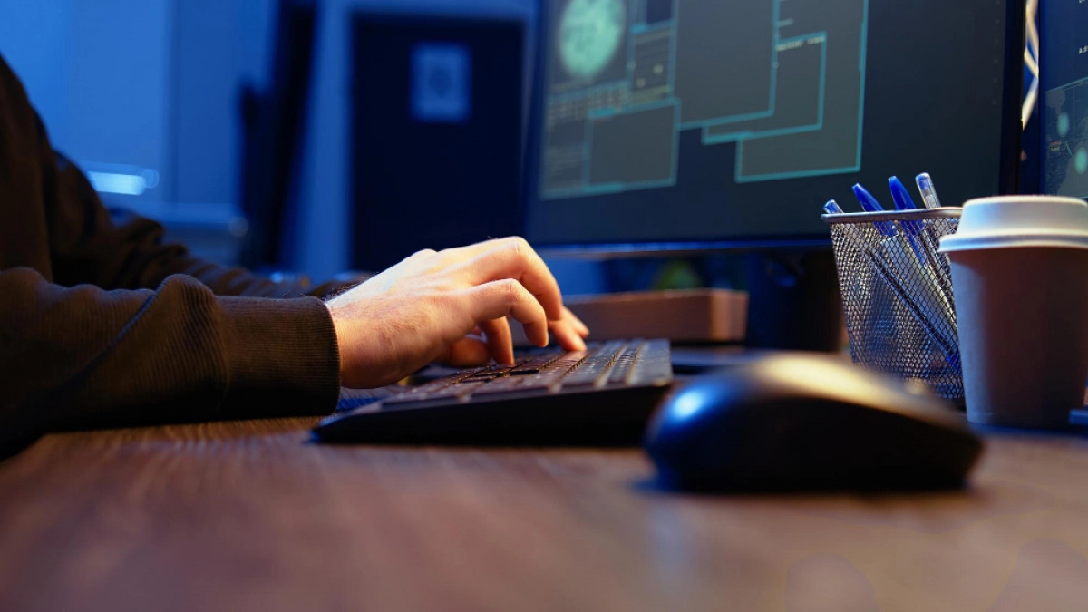 Губернатор Артамонов запустил платформу против кибератак на чиновников