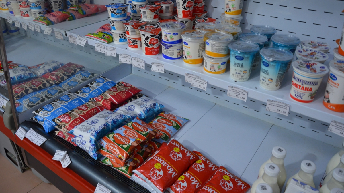 Бутылки из-под молока не выбрасываю: дачники знают, зачем они нужны – вот как помогают в хозяйстве