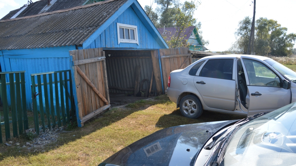 Водителя из Грязинского района оштрафовали за парковку на тротуаре в Липецке