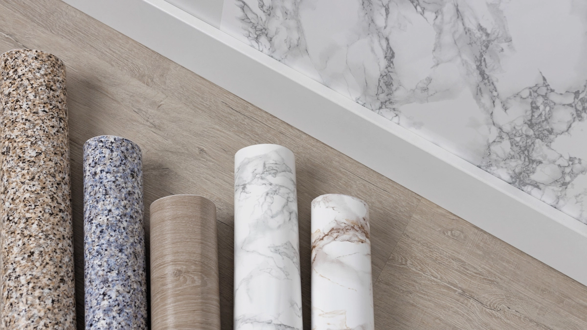 Ламинат и линолеум — в топку: новый «вечный» пол не боится воды и доступен по цене