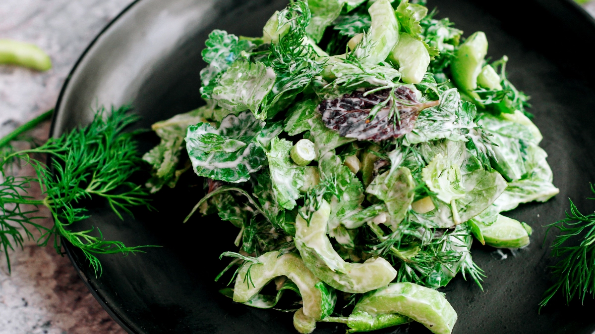 Зелёный салат-«щётка» для стройности: 3 простых продукта запускают очищение с первой тарелки