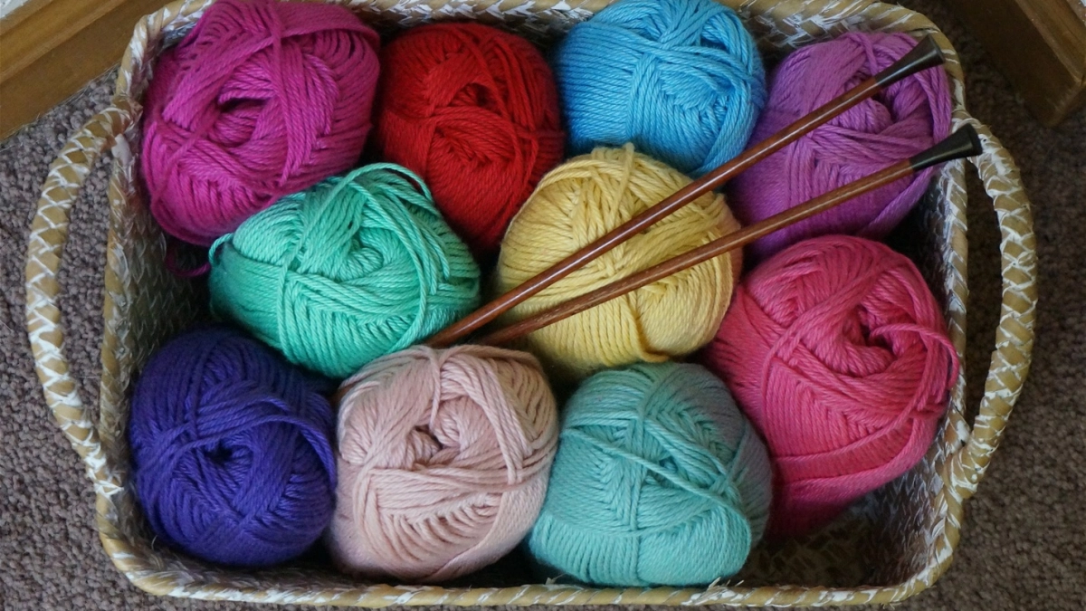 Не выкидывайте остатки пряжи: 7 идей для уютных мелочей за один вечер