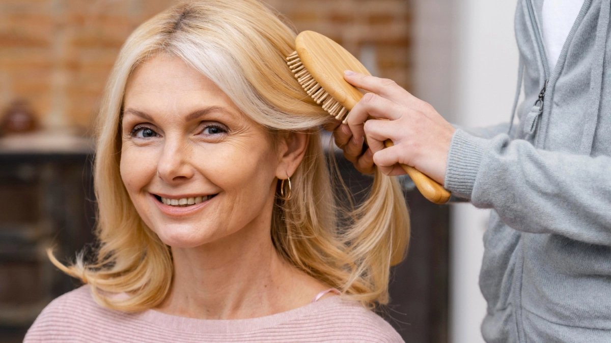 Седые волосы исчезают словно снег: это натуральное средство преображает и возвращает волосам цвет и сияние без колориста