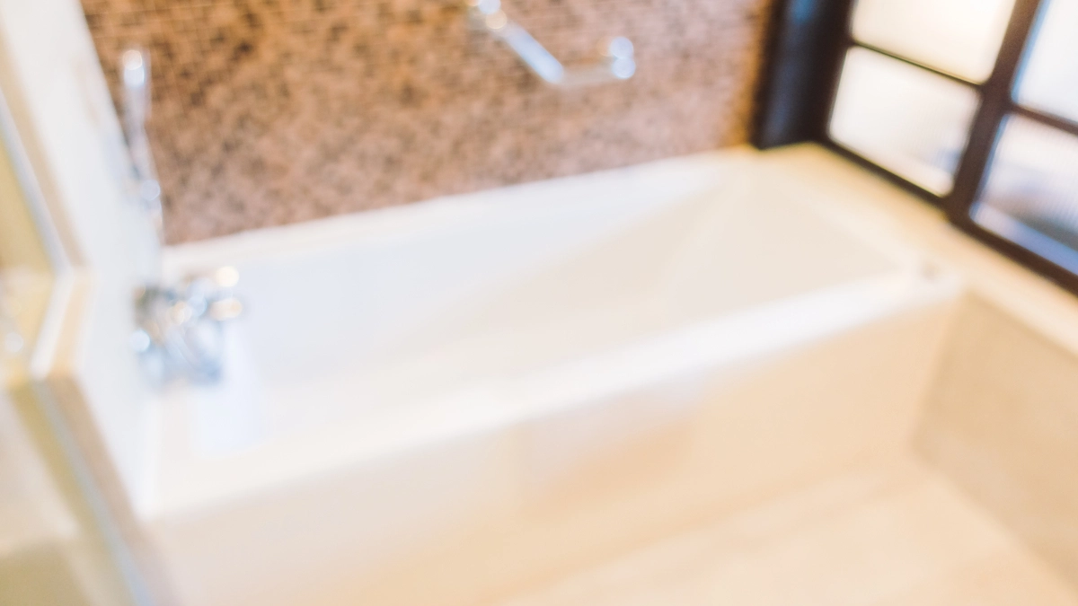 Раз и навсегда убираем запах сырости в ванной: никакой химии, только работающие способы